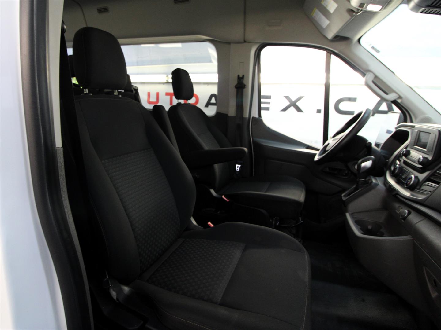ford Transit Passenger Wagon 2021 - 15