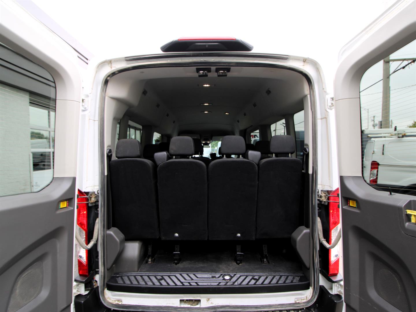 ford Transit Passenger Wagon 2021 - 17
