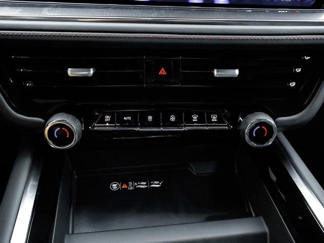 chevrolet Suburban 2025 - 29