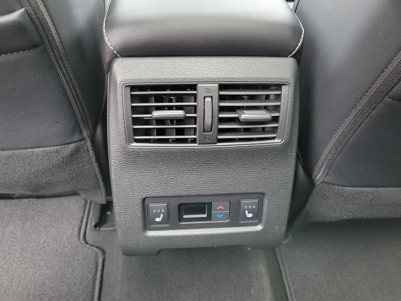 mitsubishi Outlander 2022 - 16