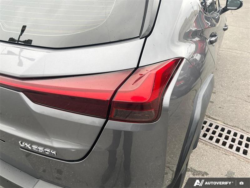 lexus UX 2020 - 10