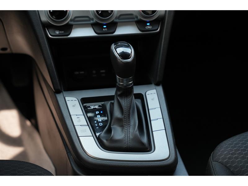 hyundai Elantra 2020 - 16