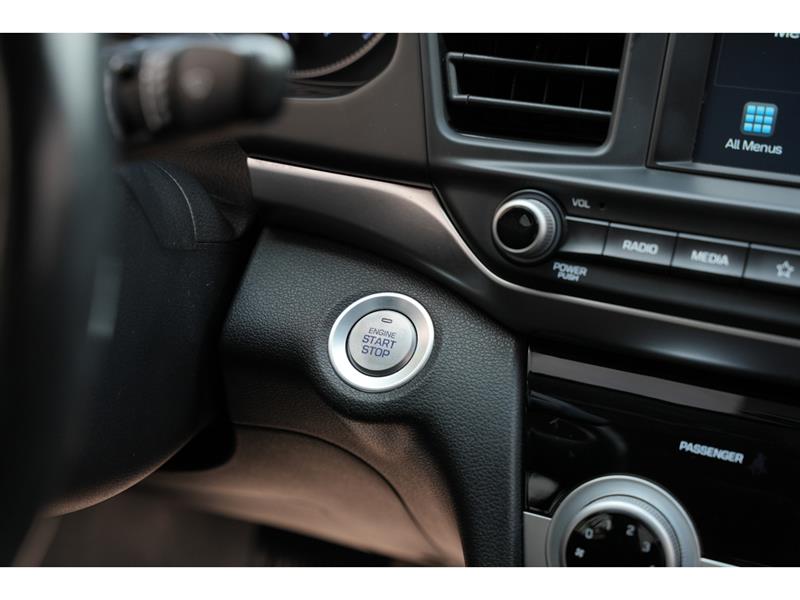 hyundai Elantra 2020 - 17