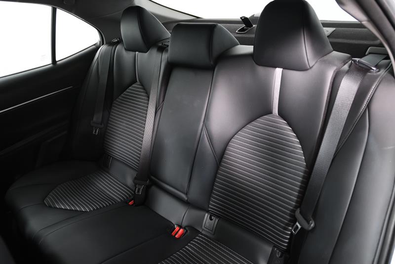 toyota Camry 2022 - 16