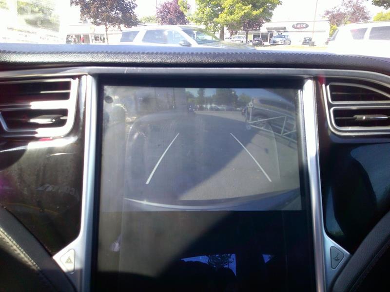 tesla Model S 2013 - 12