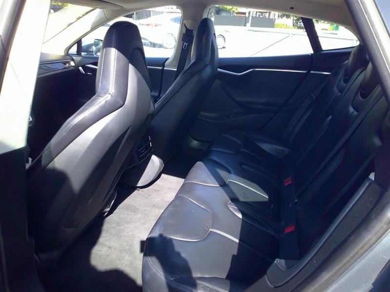 tesla Model S 2013 - 16