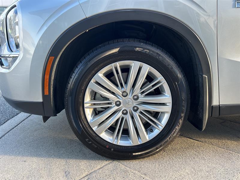 mitsubishi Outlander rechargeable 2024 - 21