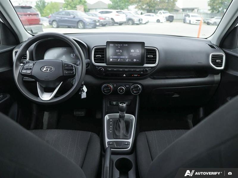 hyundai Venue 2023 - 26