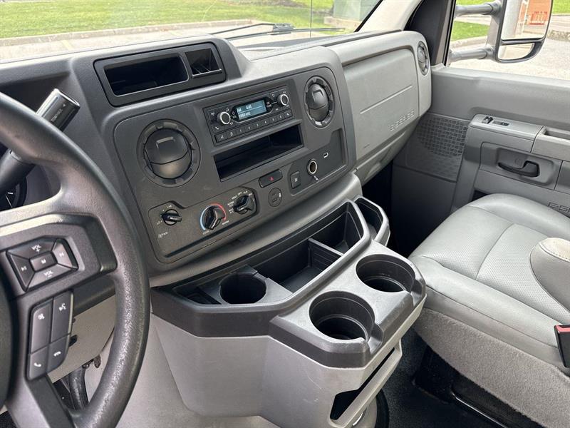 ford E-450 Cutaway 2021 - 18