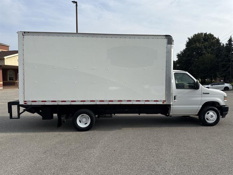 ford E-450 Cutaway 2021 - 24