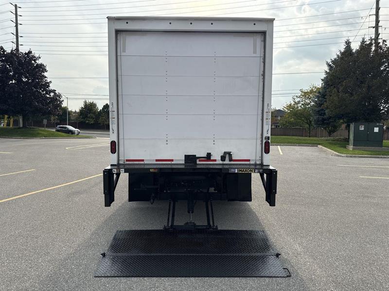 ford E-450 Cutaway 2021 - 28