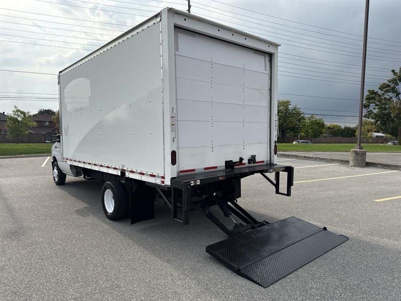ford E-450 Cutaway 2021 - 29