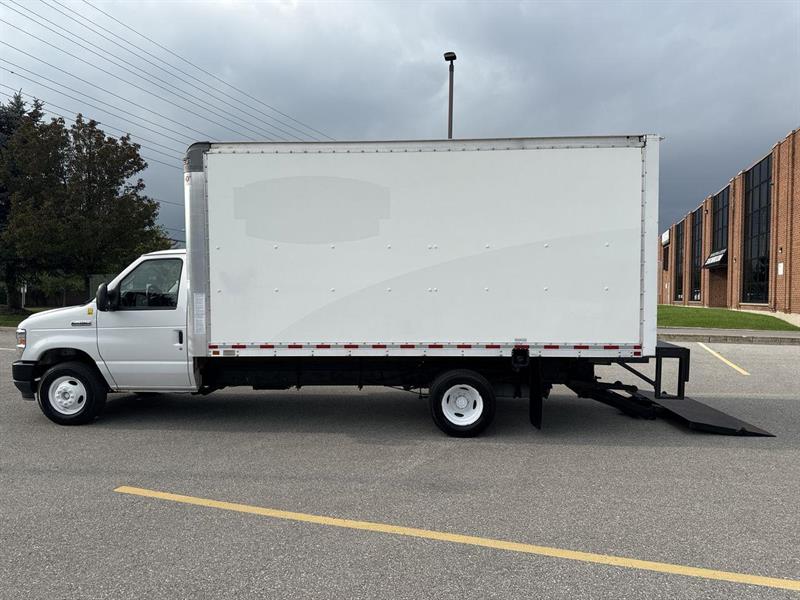 ford E-450 Cutaway 2021 - 30