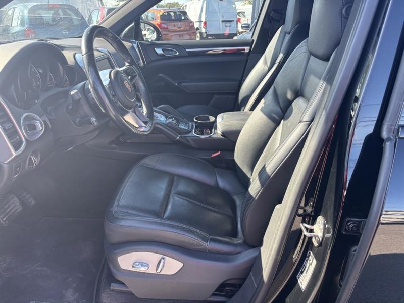 porsche Cayenne 2016 - 10