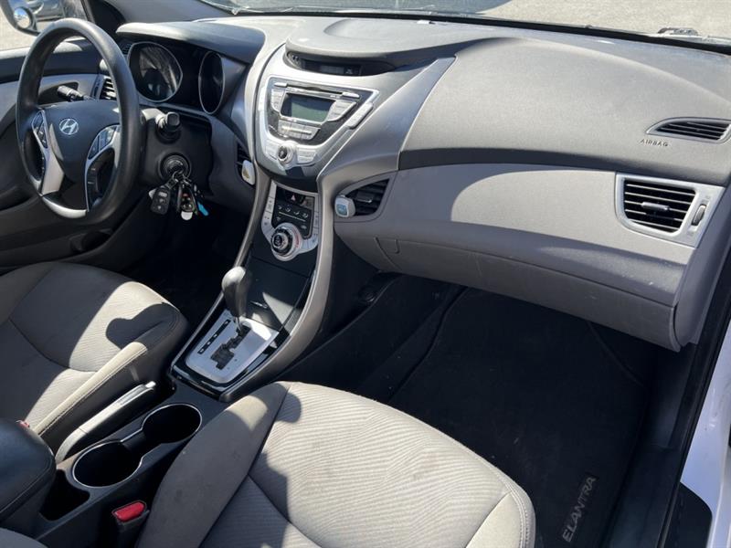 hyundai Elantra 2012 - 19
