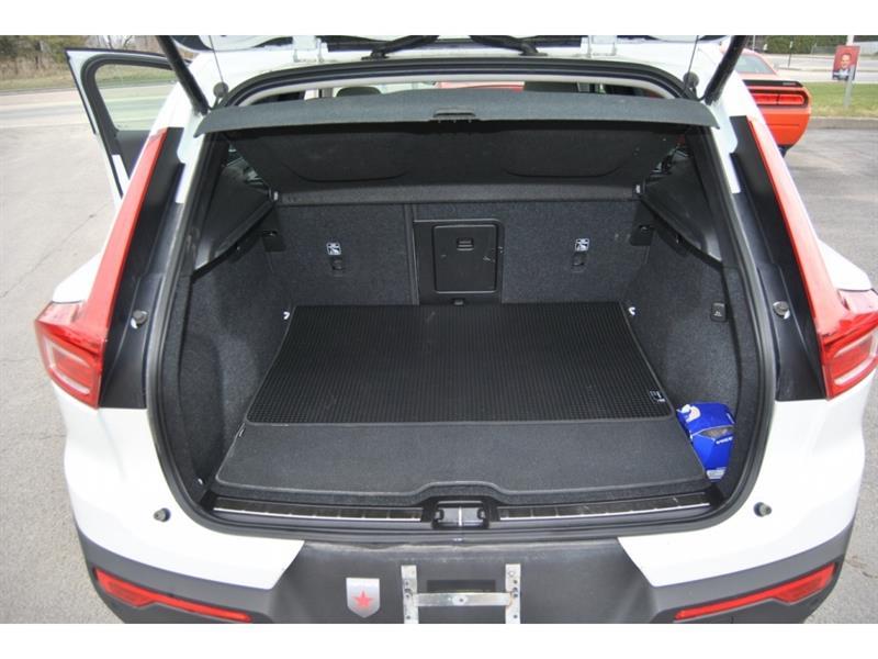 2023 Volvo C40 - Image 11