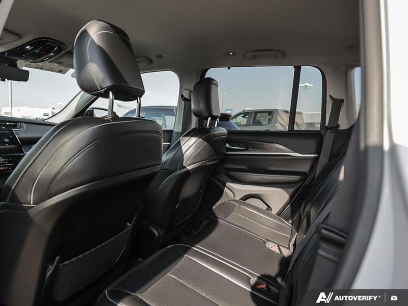 jeep Grand Cherokee 2023 - 26