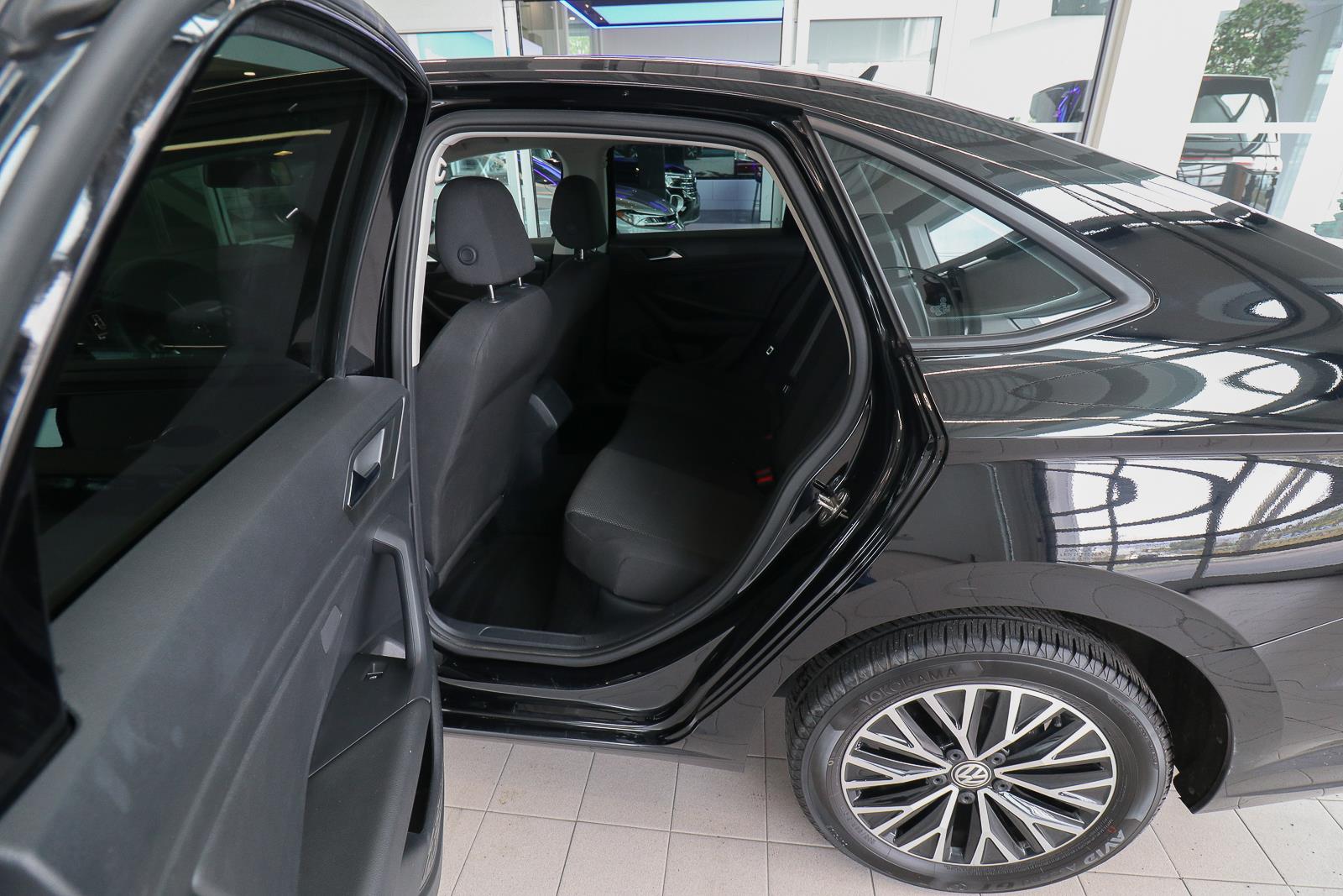 volkswagen Jetta 2021 - 15