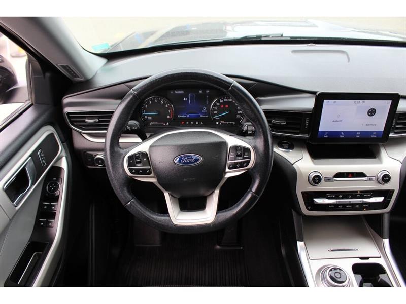 ford Explorer 2022 - 16