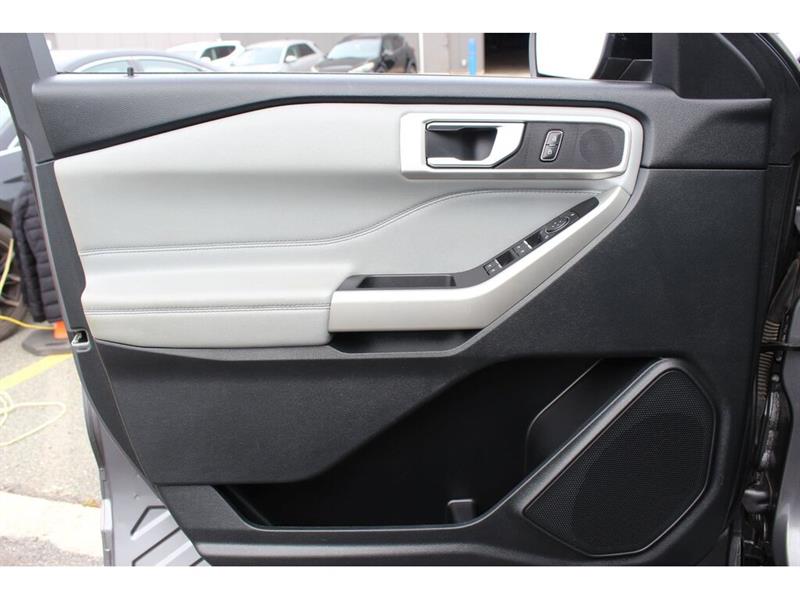 ford Explorer 2022 - 32