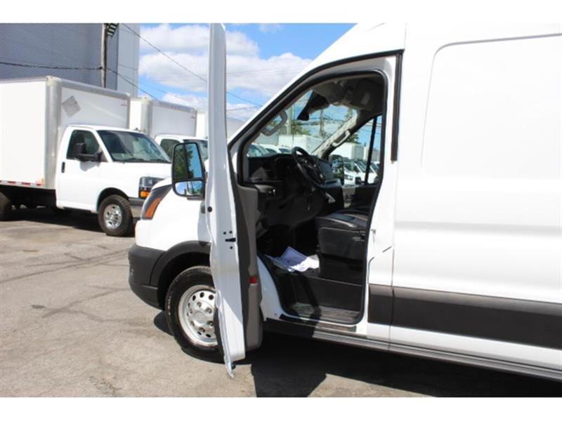 ford Transit Cargo Van 2023 - 16