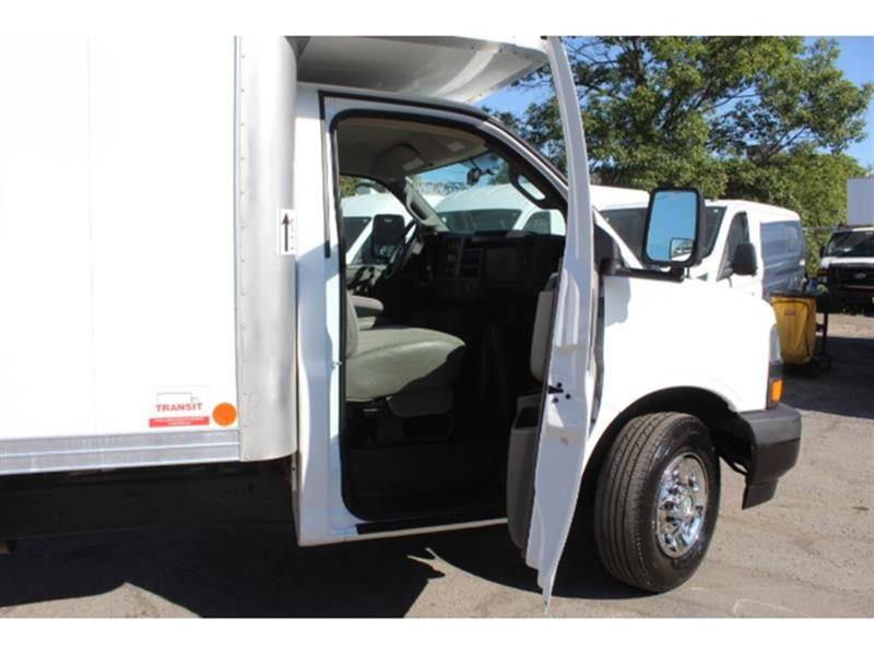 chevrolet Express 3500 2024 - 24