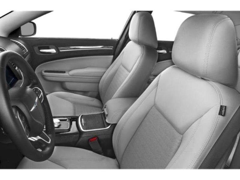 chrysler 300 2023 - 4