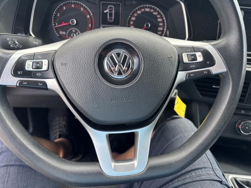volkswagen Jetta 2019 - 12