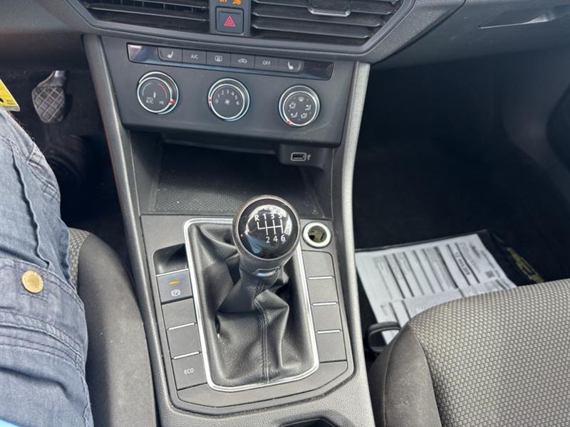 volkswagen Jetta 2019 - 14