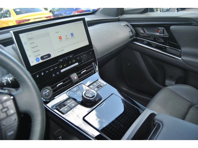 2023 Subaru Solterra - Image 17