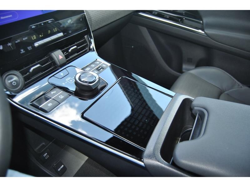2023 Subaru Solterra - Image 21