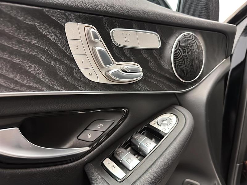 mercedes-benz GLC 2022 - 19