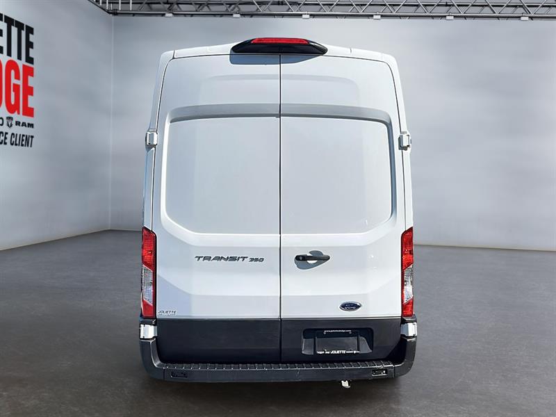 ford Transit fourgon utilitaire 2023 - 6