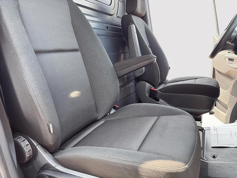 mercedes-benz Sprinter 2022 - 16