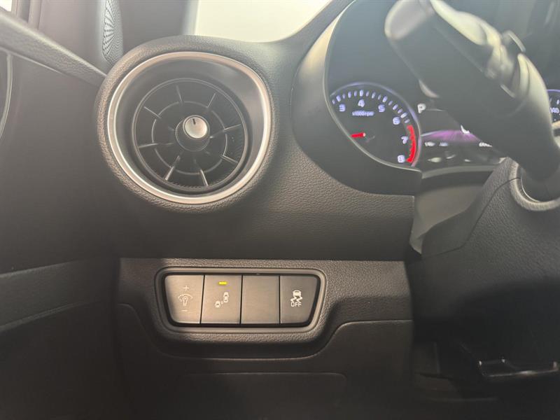 kia Forte5 2023 - 26