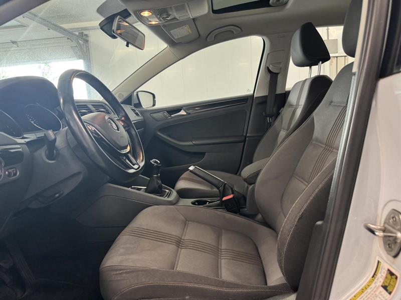 volkswagen Jetta 2017 - 11