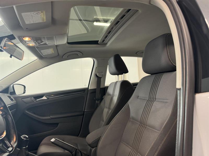 volkswagen Jetta 2017 - 12