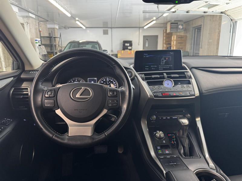 lexus NX 300 2019 - 16