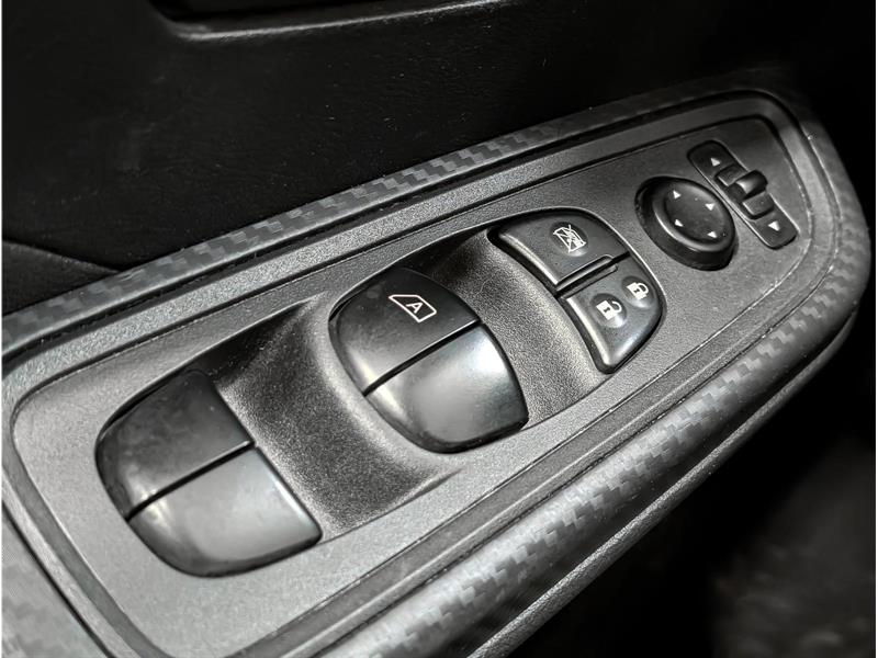 nissan Versa 2021 - 12