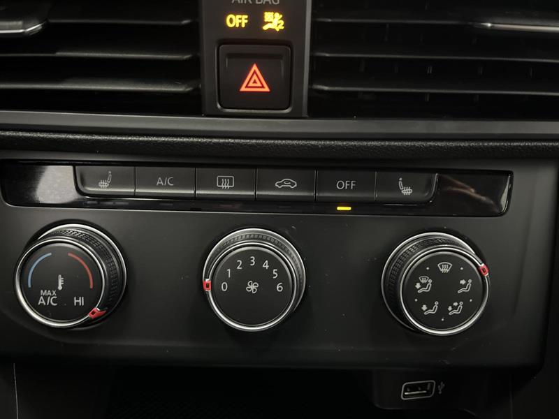 volkswagen Jetta 2019 - 16