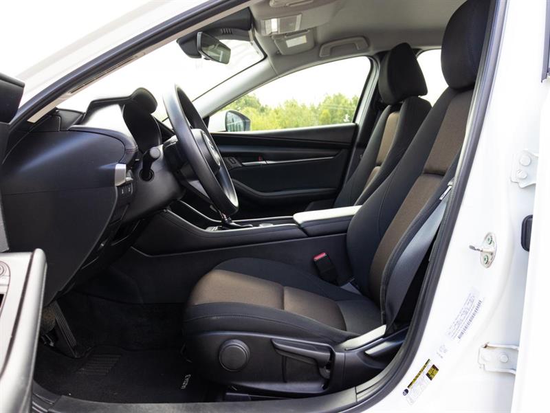 mazda Mazda3 2022 - 11