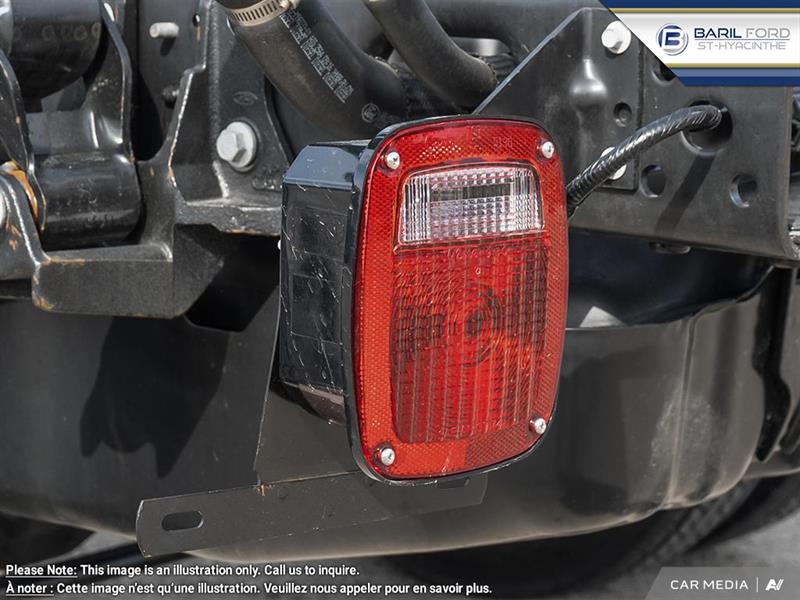 ford F-550 2025 - 12