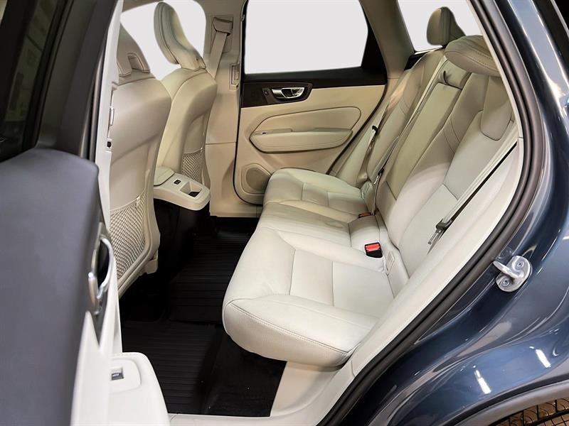 volvo XC60 2023 - 9