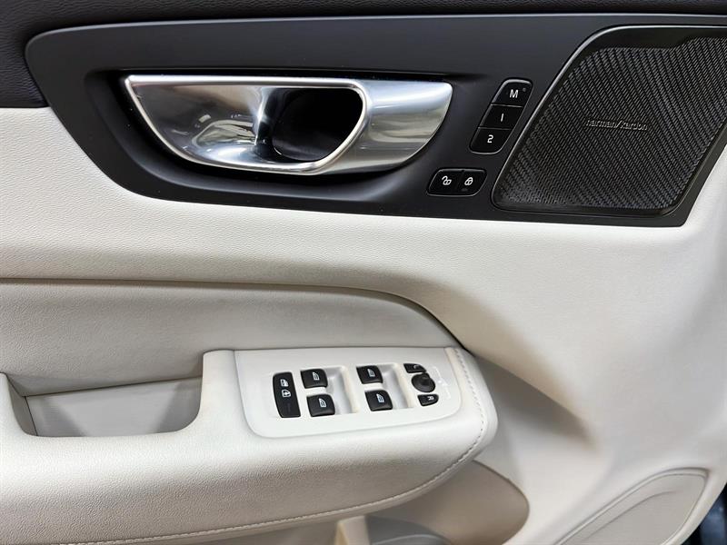 volvo XC60 2023 - 24