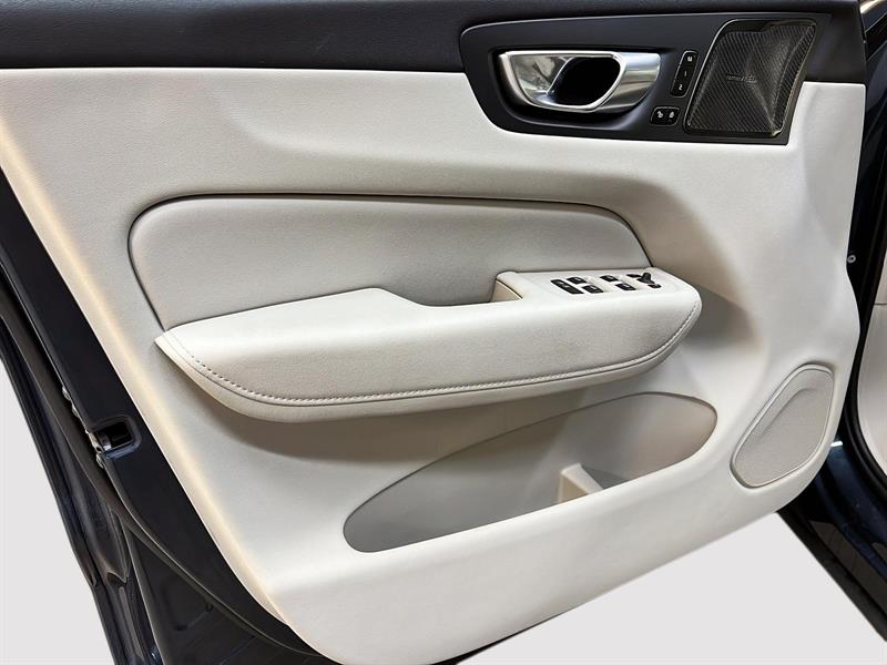 volvo XC60 2023 - 25