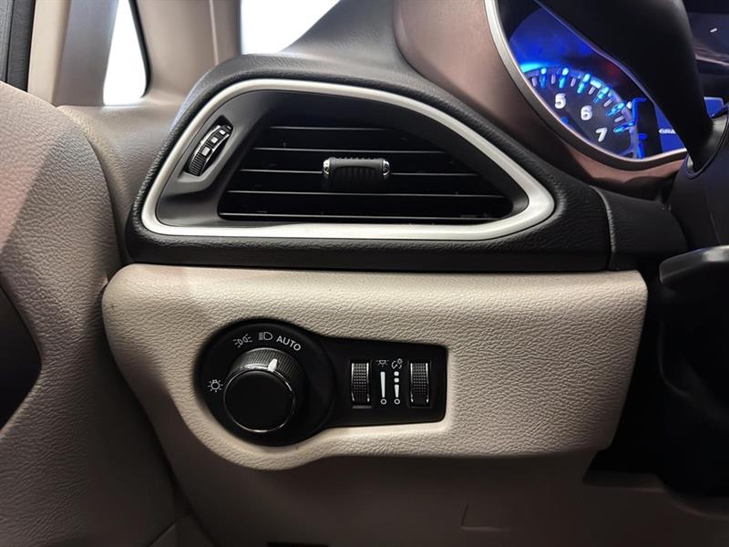 chrysler Grand Caravan 2023 - 28