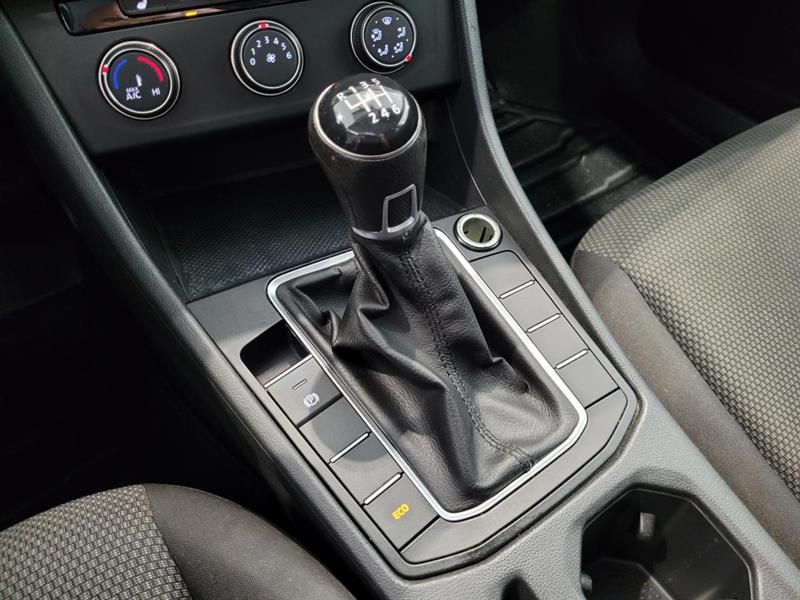 volkswagen Jetta 2019 - 14