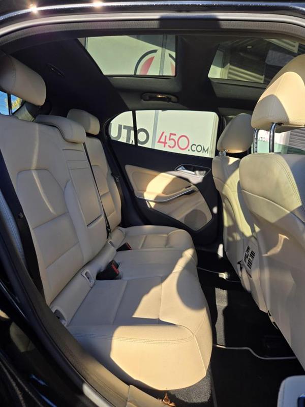 mercedes-benz GLA250 2017 - 12