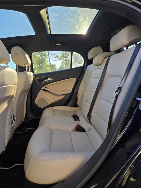 mercedes-benz GLA250 2017 - 13