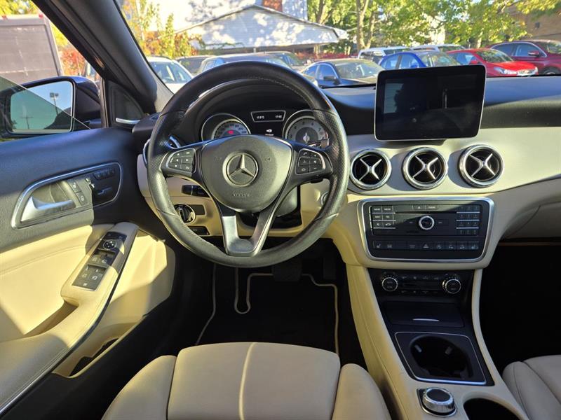 mercedes-benz GLA250 2017 - 14